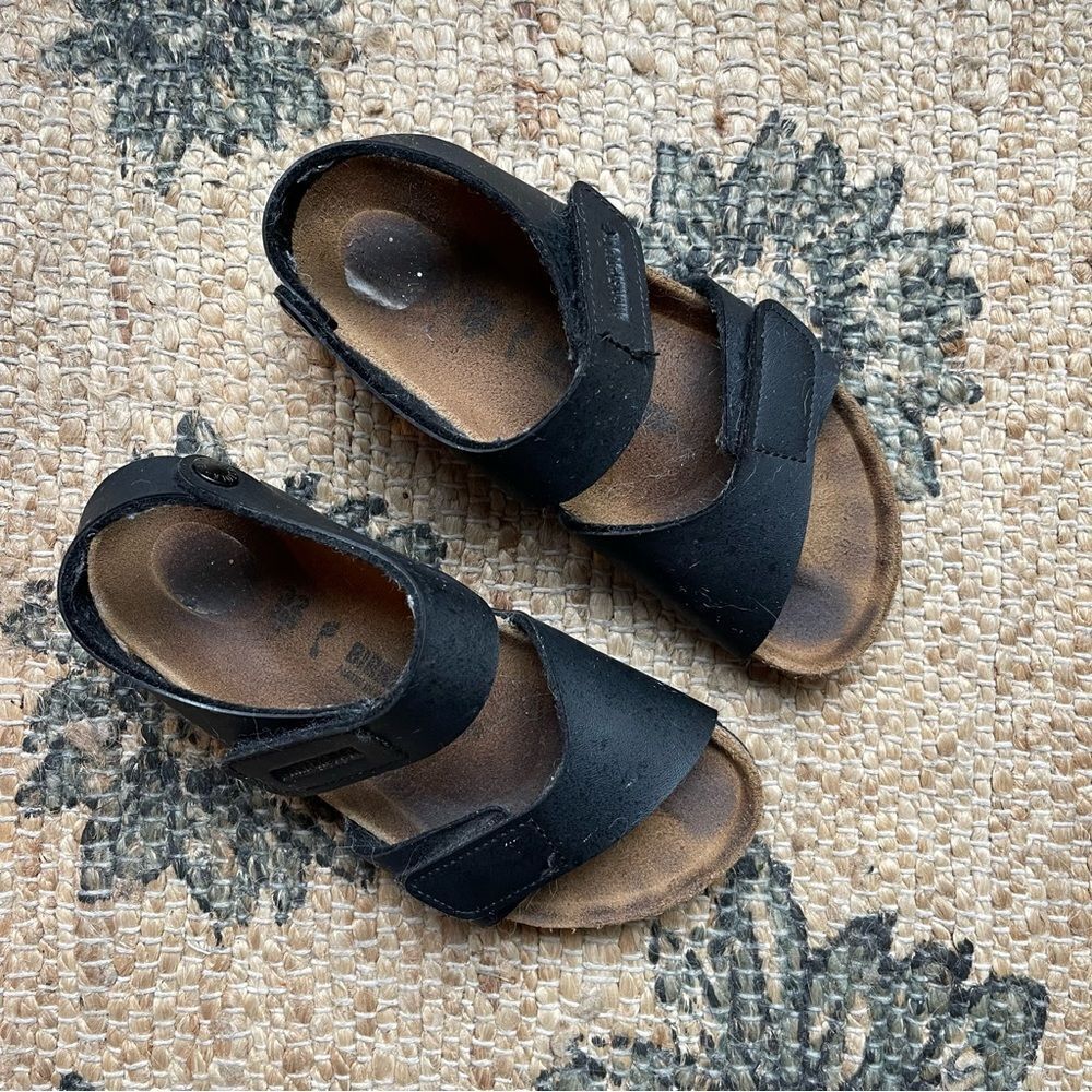 Kids Birkenstock Black Sandals size 32- youth 1
